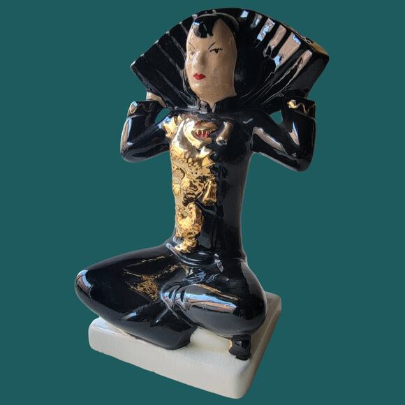 Vintage 1952 Seated Asian Woman With Fan Vase - Picture 3 of 6